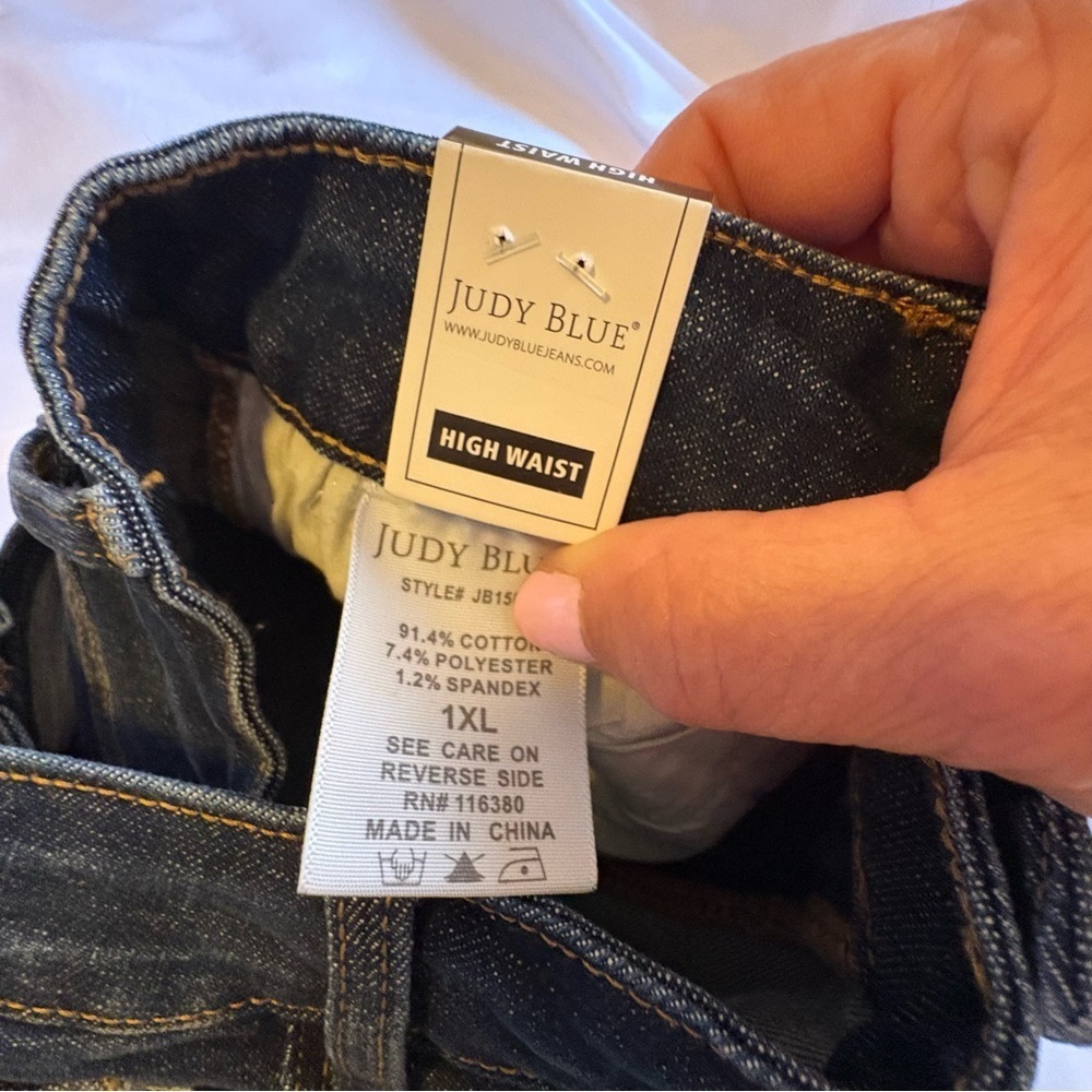 NWT Judy Blue Blue 1XL Plus Size High Waisted Distressed Jean Shorts - Picture 8 of 9